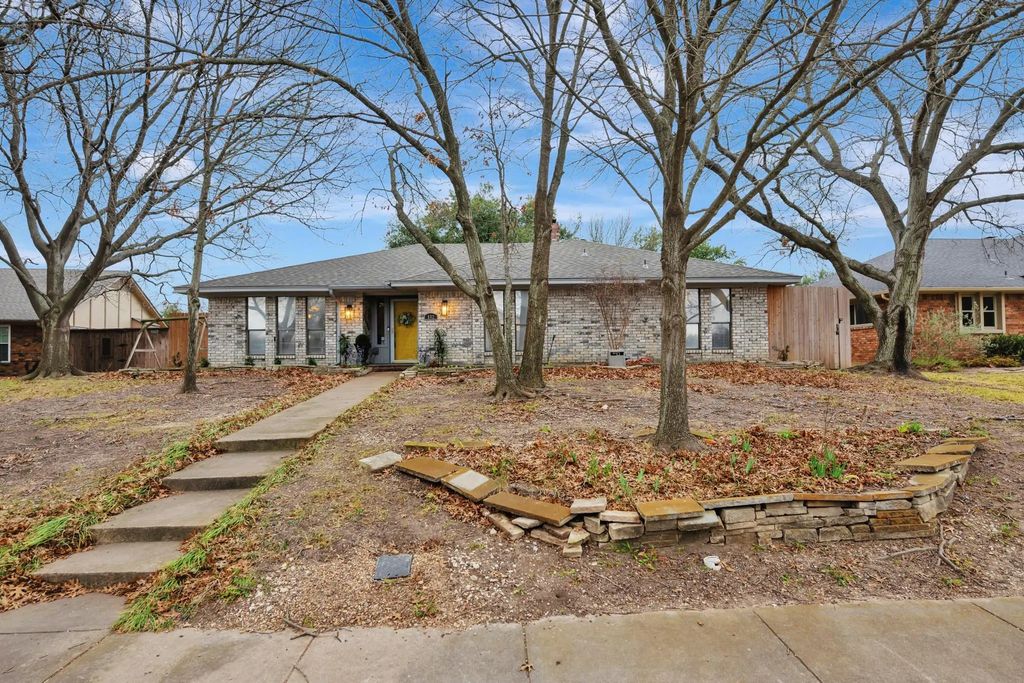 802 Katherine Court, Cedar Hill