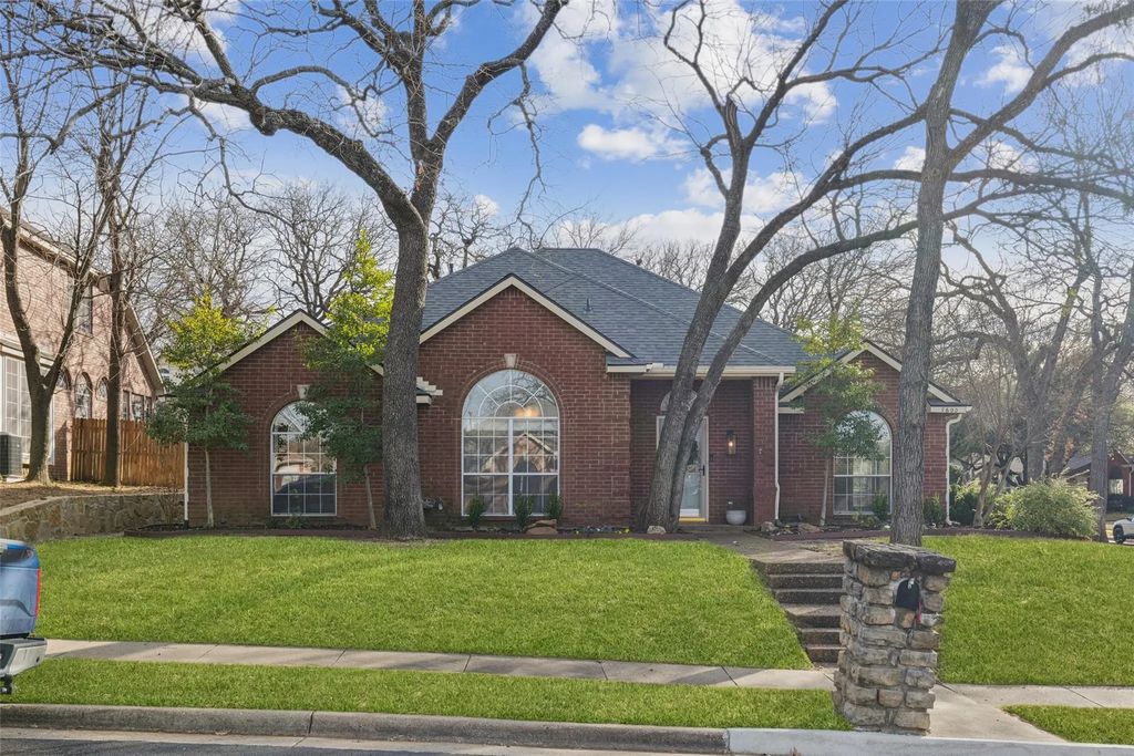7600 Chestnut Drive, North Richland Hills