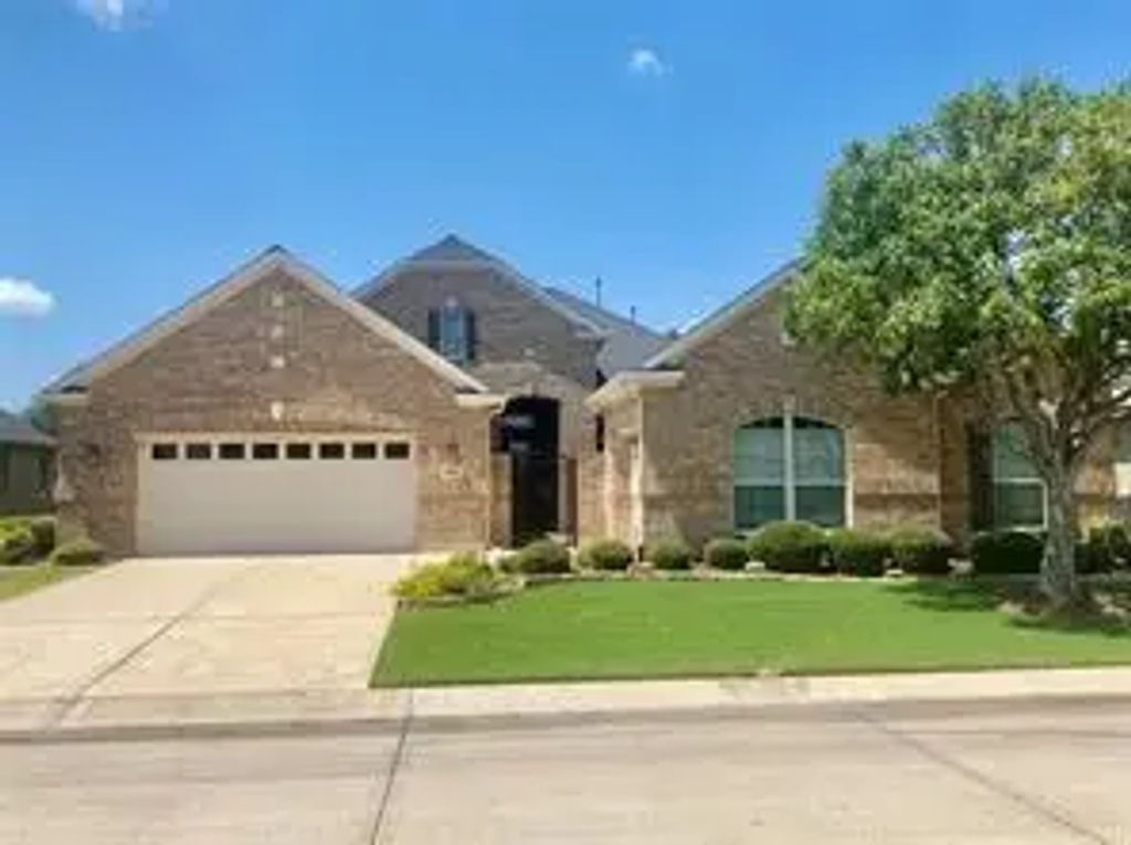 9921 Crestview Drive, Denton