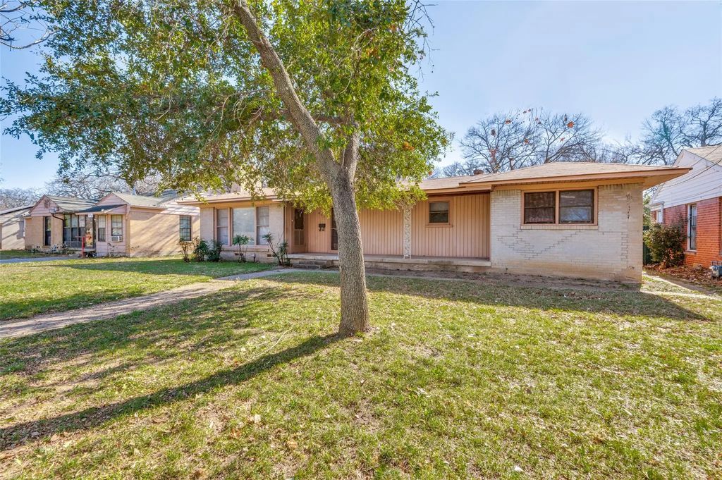 402 W Grauwyler Road, Irving