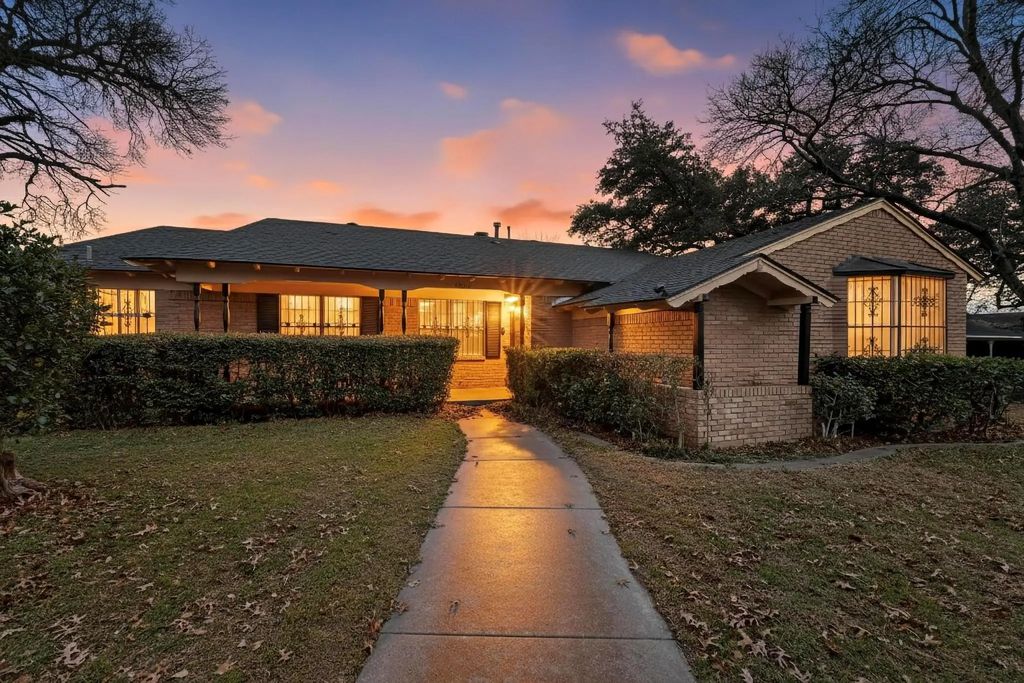 4616 Weehaven Drive, Dallas