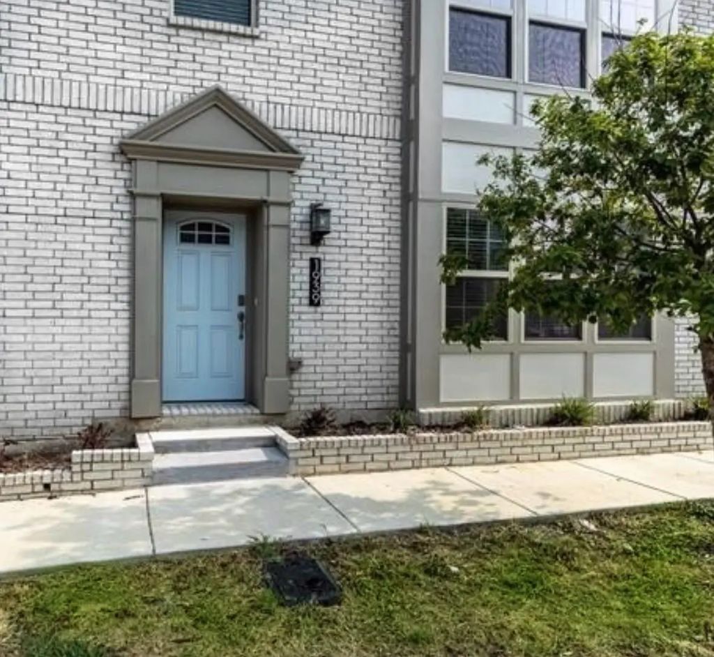 1939 Bel Air Drive, Arlington