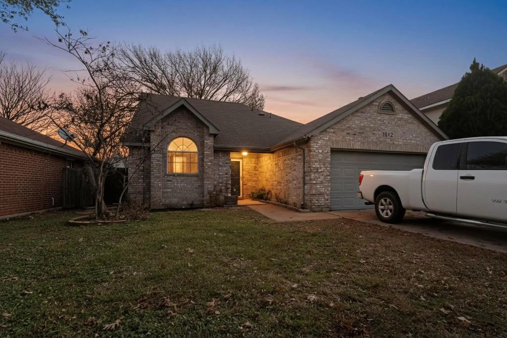1512 Allen Drive, Cedar Hill
