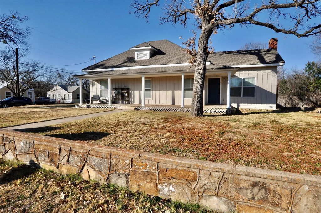814 Ball Street, Weatherford