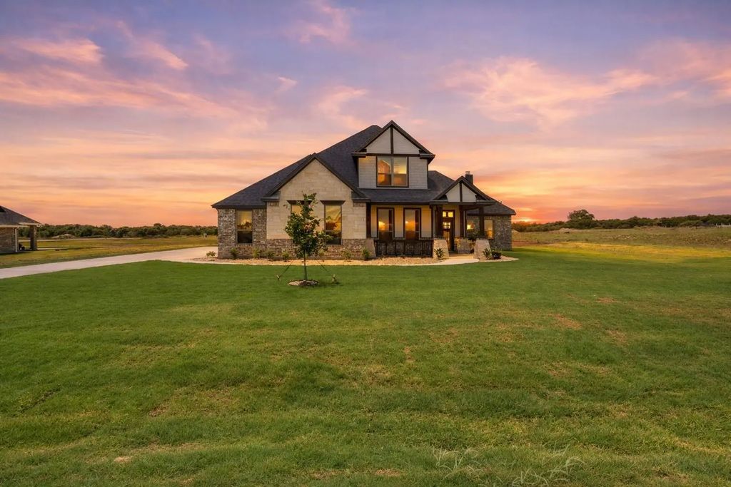 460 Solo Ridge Drive, Waxahachie