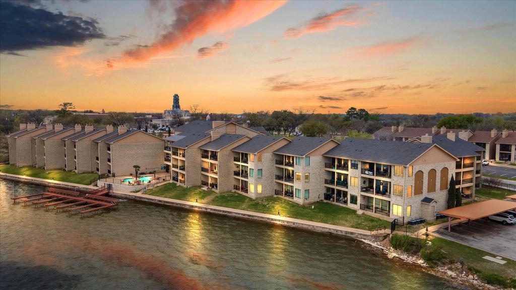 401 E Pearl Street 2103, Granbury