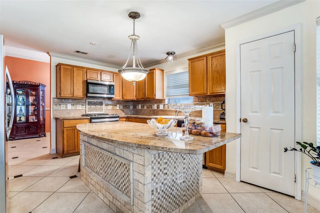 1805 Pecan View Drive, Garland
