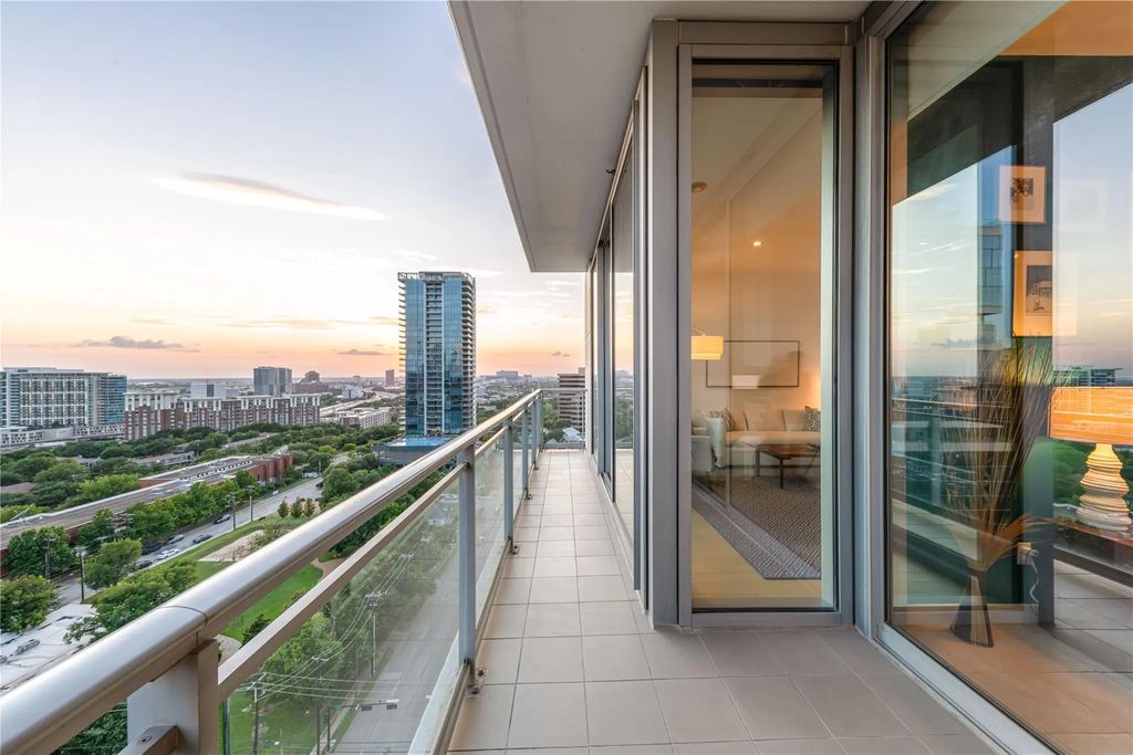 2900 Mckinnon Street 1503, Dallas