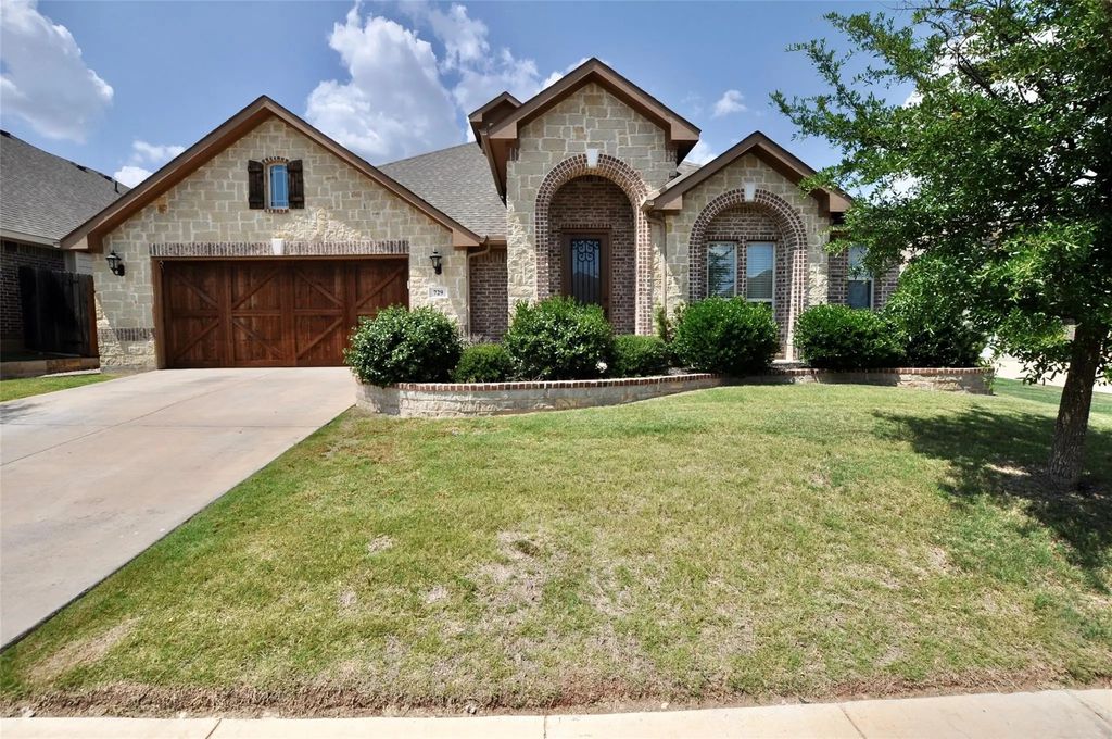 729 Paintbrush Court, Aledo