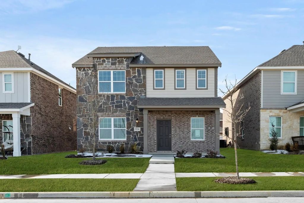 3216 Dillonwood Street, Celina