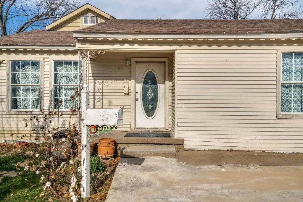 117 E Avenue E, Garland
