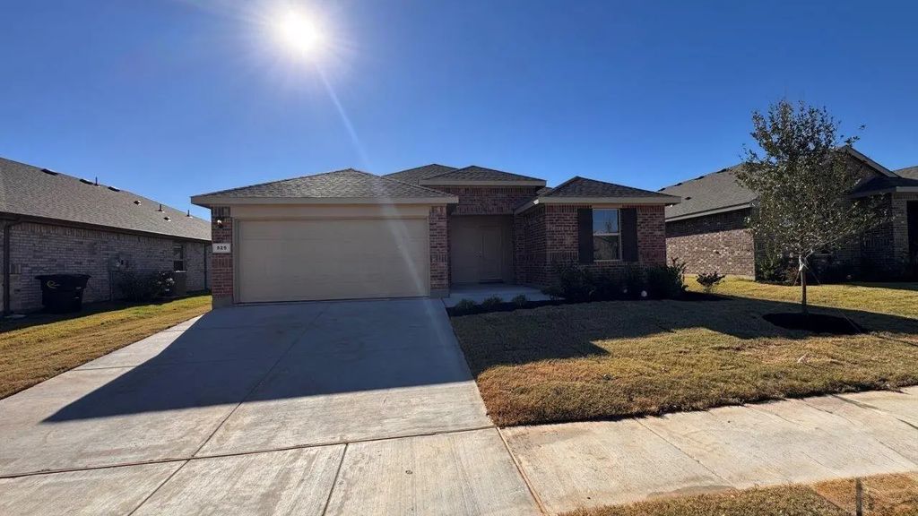 525 Arroyo Drive, Cleburne