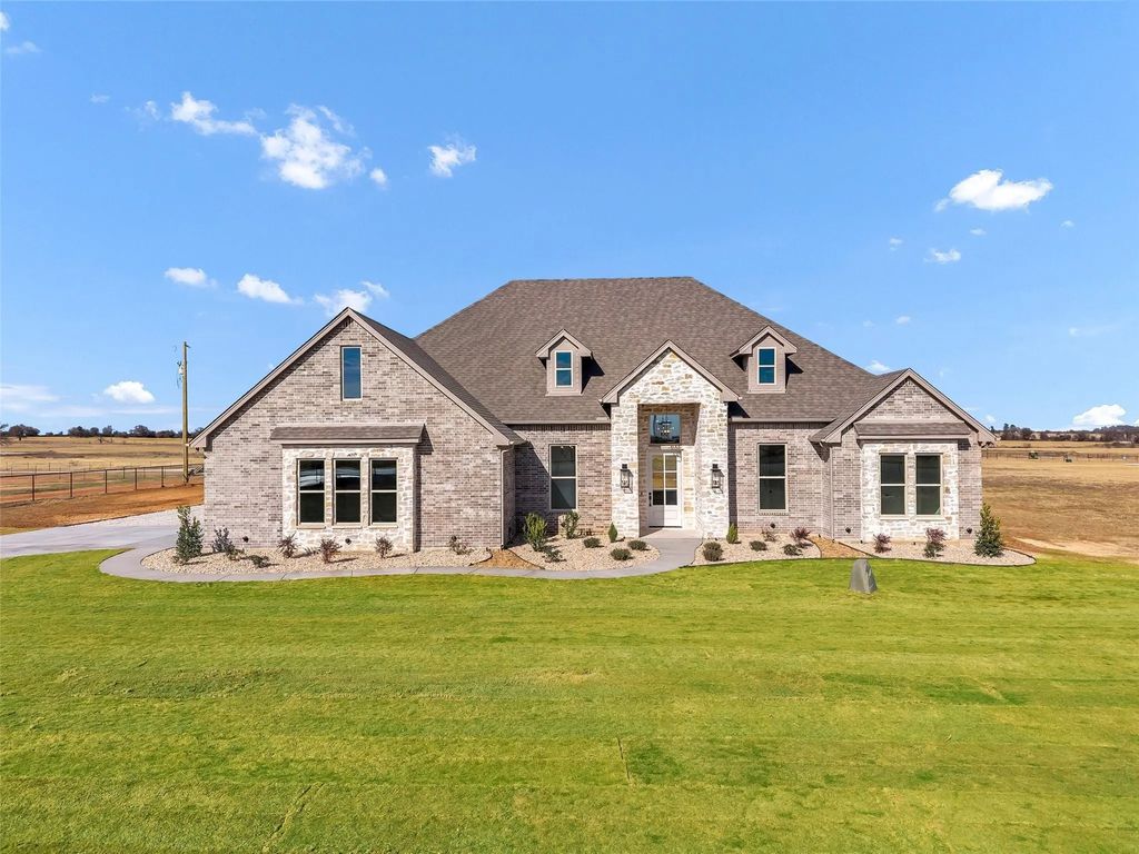 2217 Grass Roots Road, Tolar