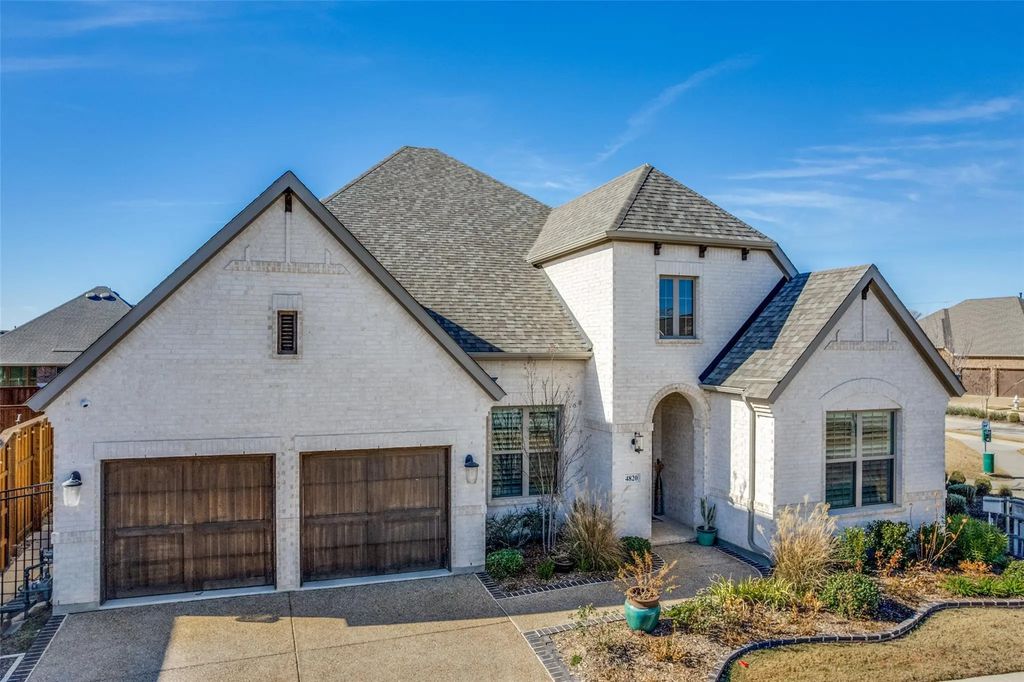 4820 Blackhawk Green Court, Arlington