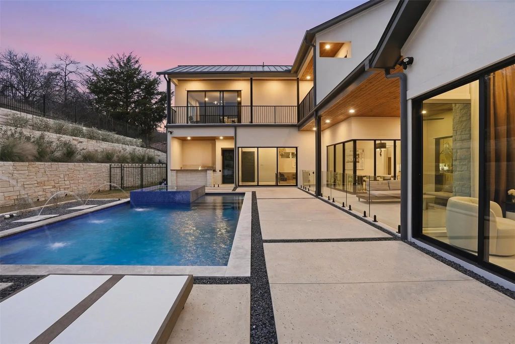 9433 Sagrada Park, Fort Worth