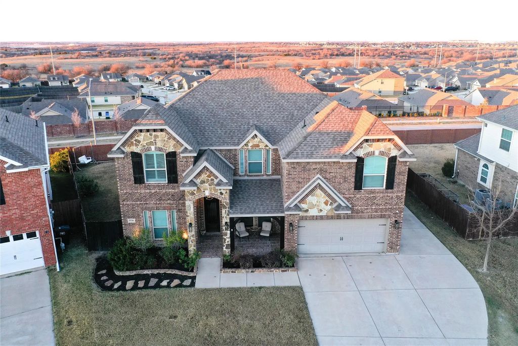 8516 Pinewood Drive, Fort Worth