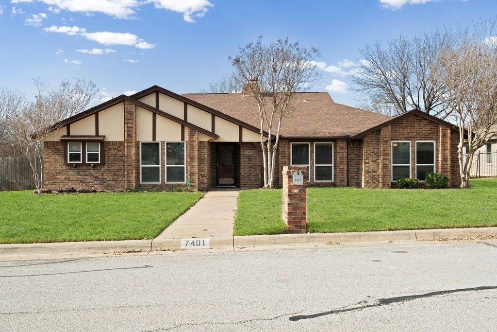 7401 Spring Lea Way, North Richland Hills