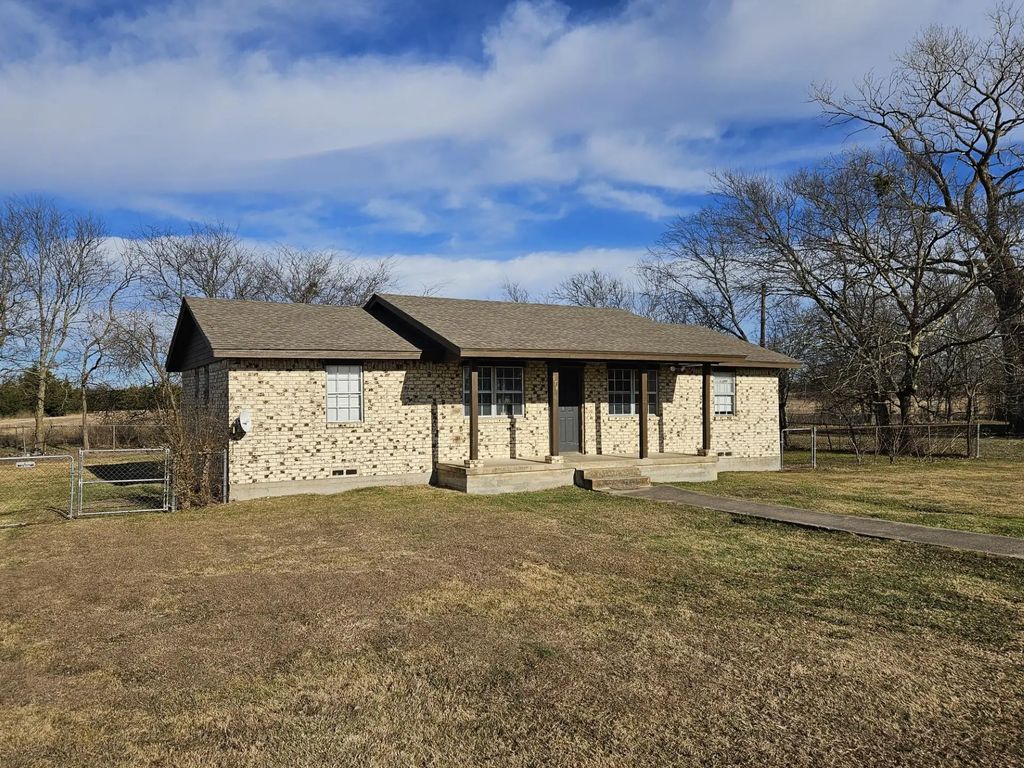 974 Adays Road, Waxahachie