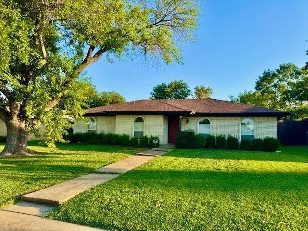 1638 Juniper Lane, Lewisville