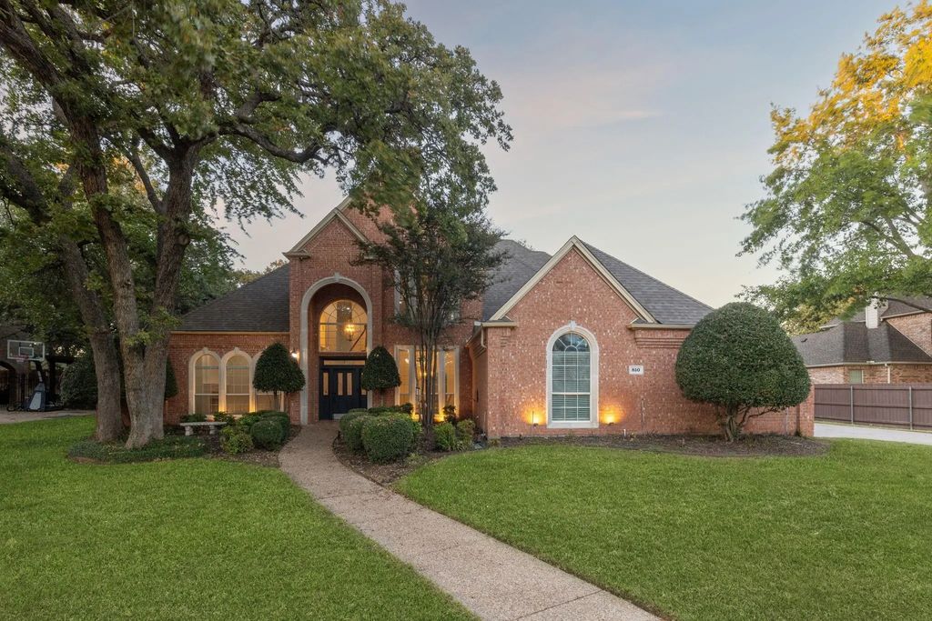810 Brazos Drive, Southlake