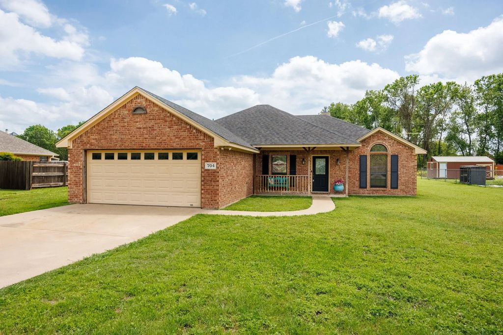 704 Janis Street, Granbury