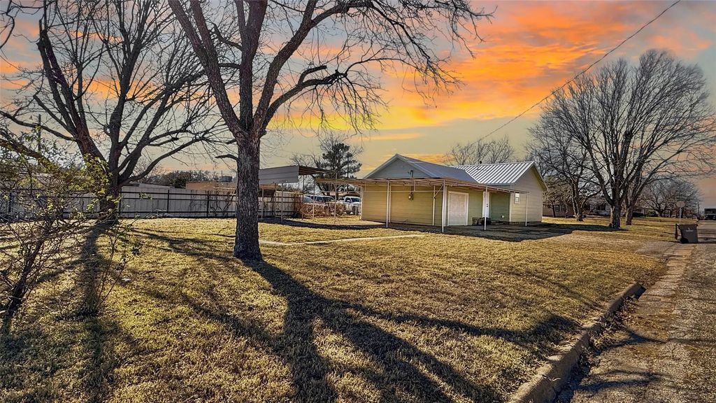 415 Colorado Avenue, Graham