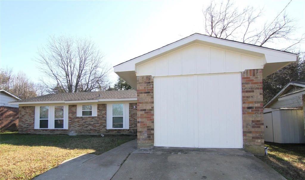 9830 Bluffcreek Drive, Dallas