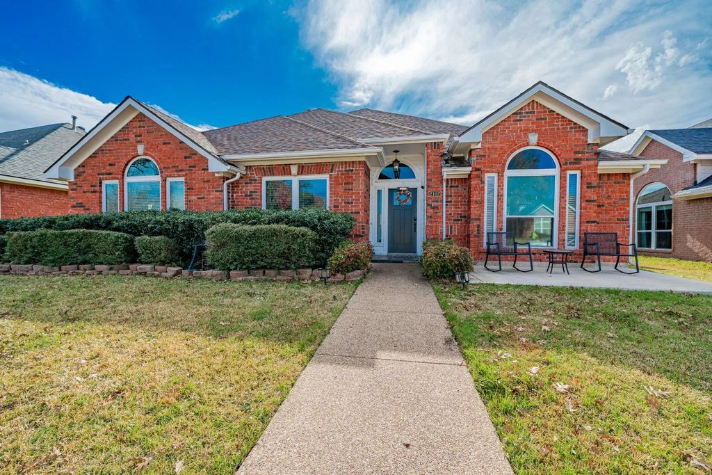2102 Greenview Drive, Carrollton