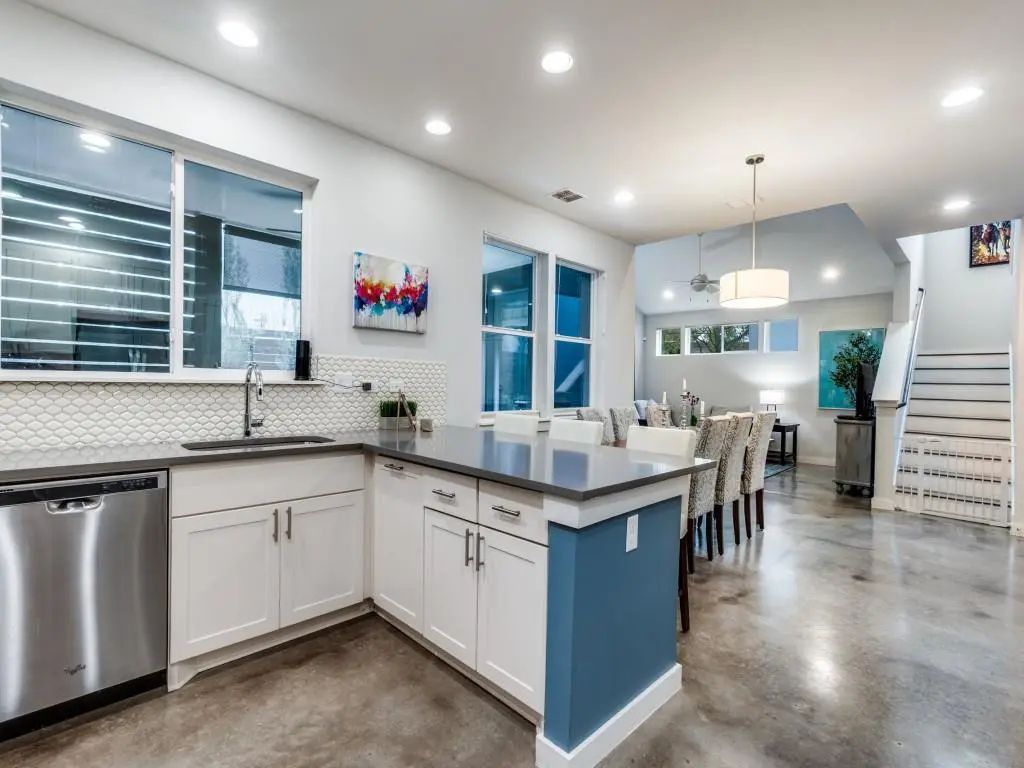 1052 Gallivant Lane, Dallas