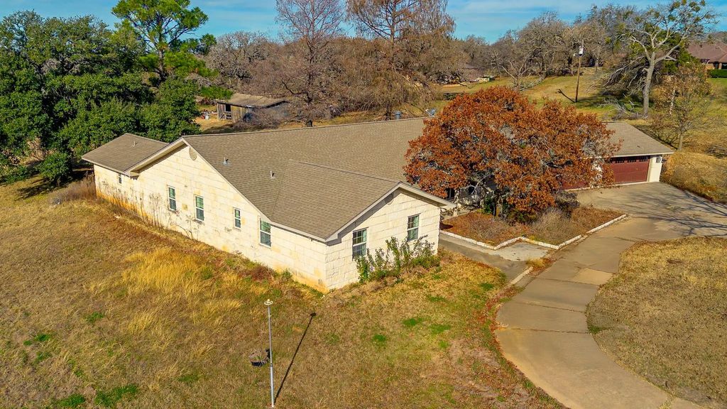 310 Oakhill Drive, Keene