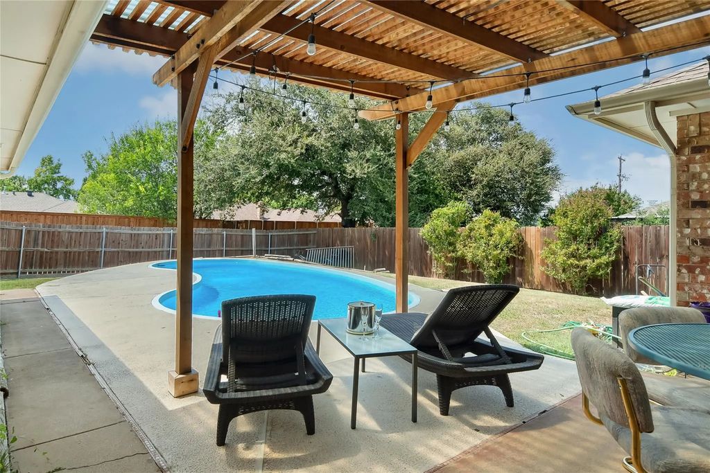 3129 Regency, Carrollton