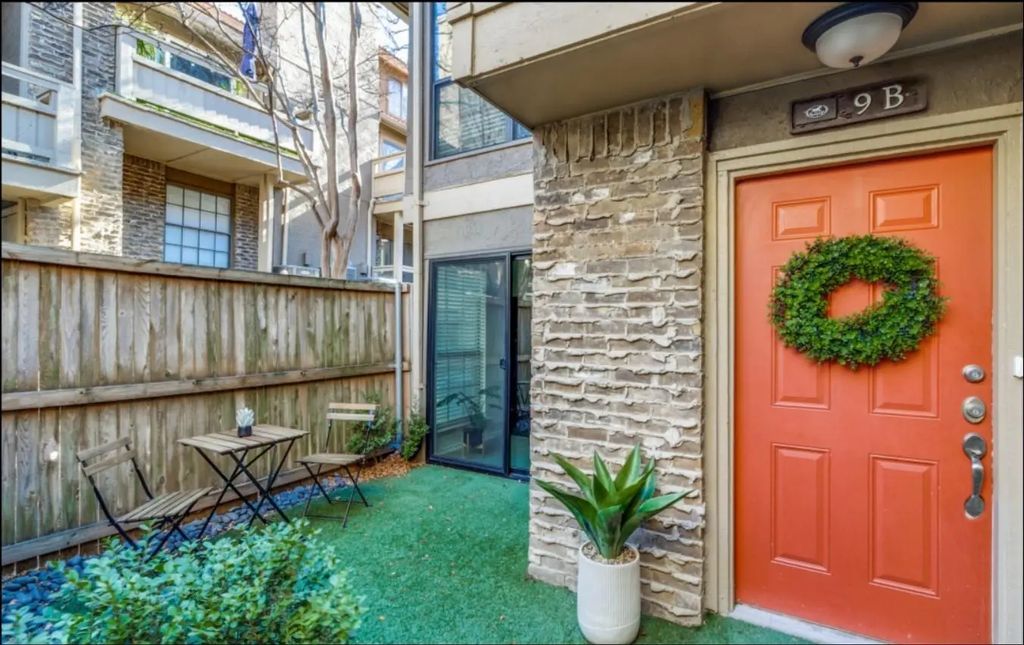 5200 Martel Avenue 9b, Dallas
