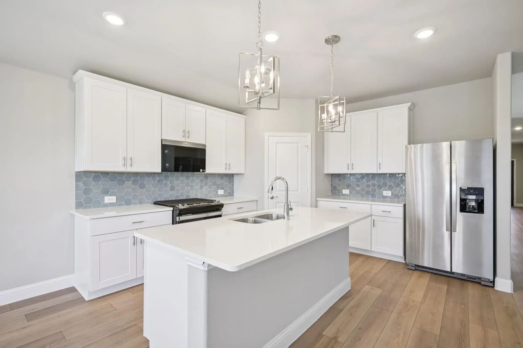 2713 Grand Canyon Street, Anna