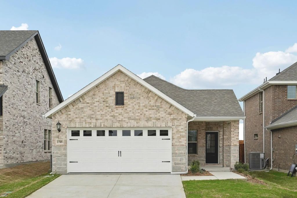 1709 Arches Road, Anna
