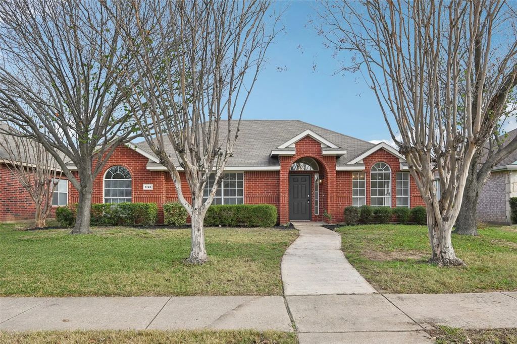 1122 Suffolk Lane, Cedar Hill