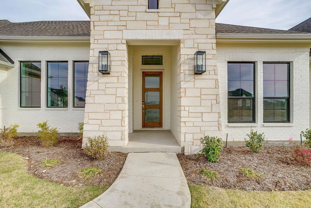 137 Aiden Drive, Waxahachie