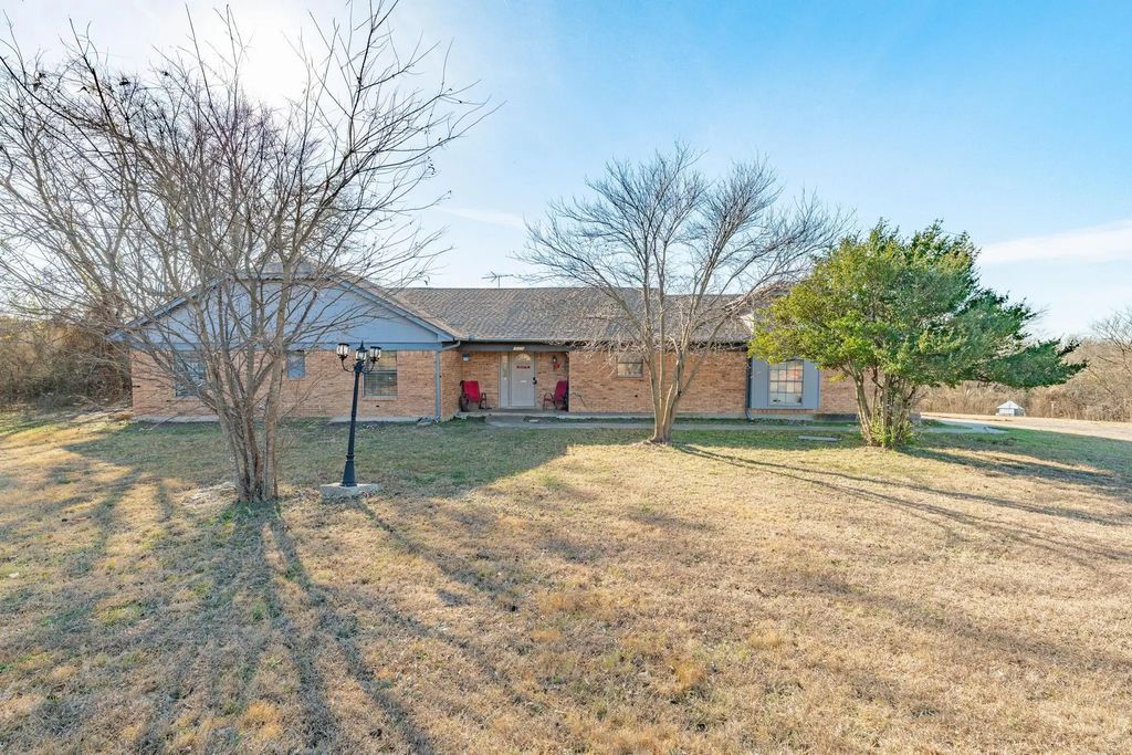 3629 County Road 920, Crowley