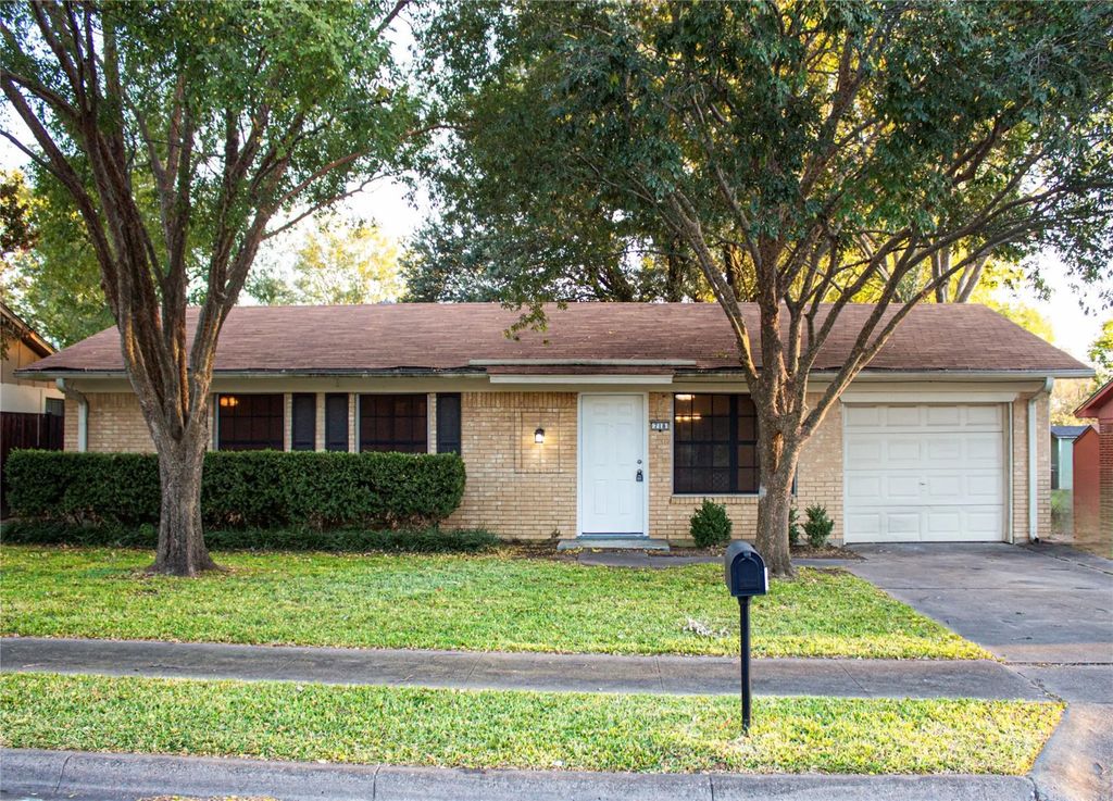 718 E Martin Lane, Sherman