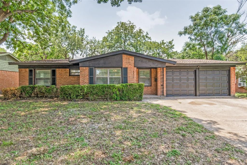 2406 Globe Avenue, Dallas