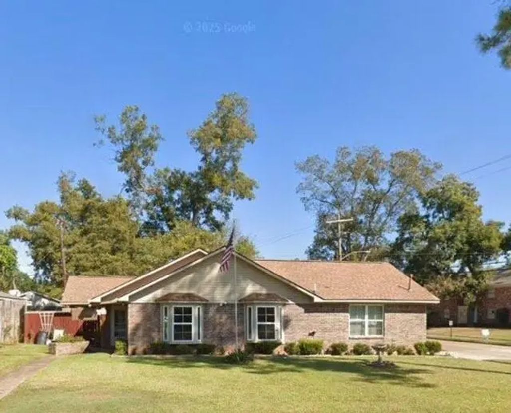 972 Captain Shreve Drive, Shreveport