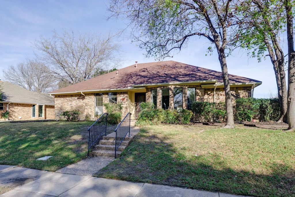 2109 Nob Hill, Carrollton