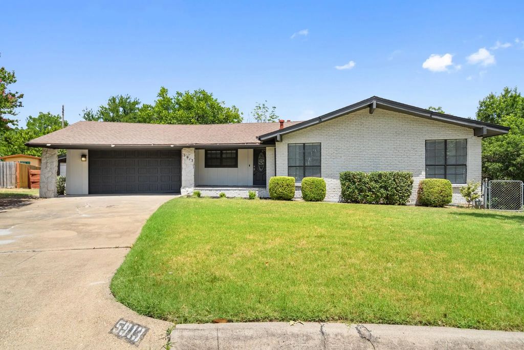 5913 Cynthia Circle, North Richland Hills