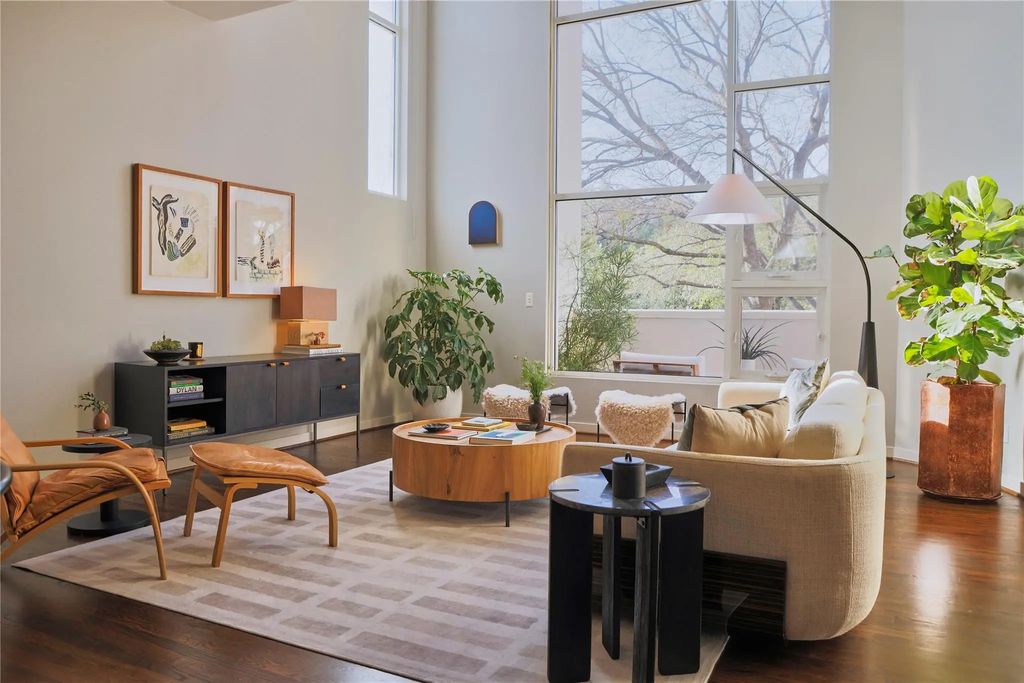 4026 Travis E, Dallas