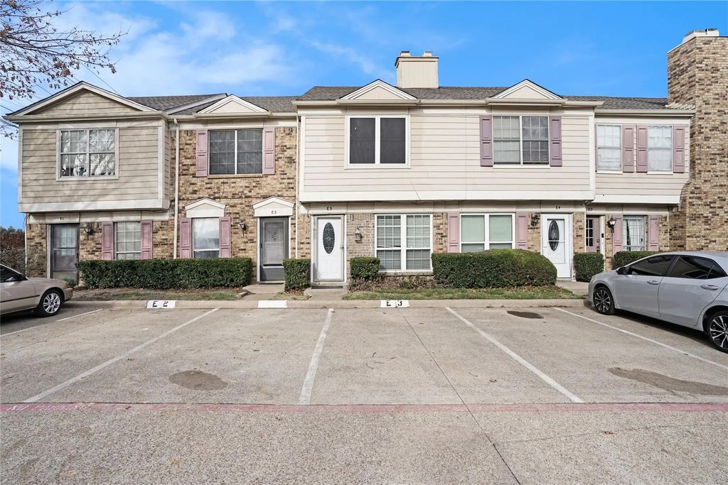 617 Carriagehouse Lane 3e, Garland