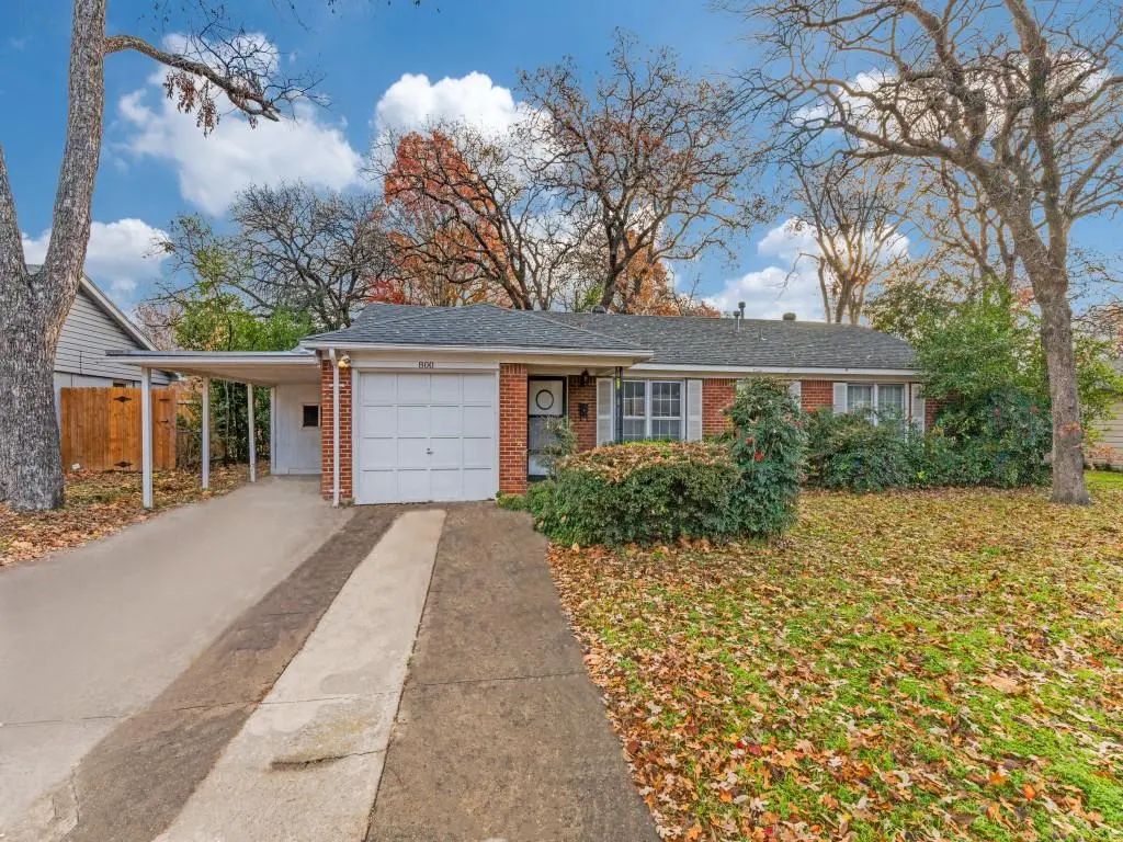 800 Thersa Drive, River Oaks