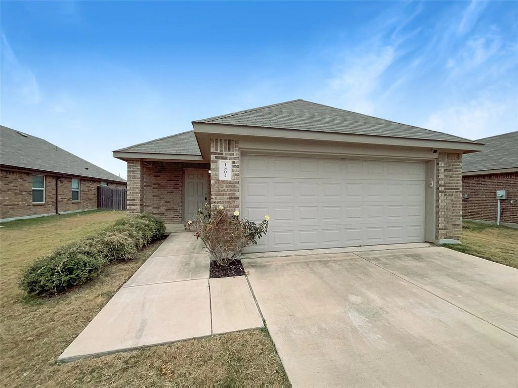 1504 Blue Jay Drive, Ennis