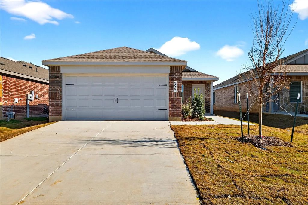 2037 Belgian Drive, Aubrey