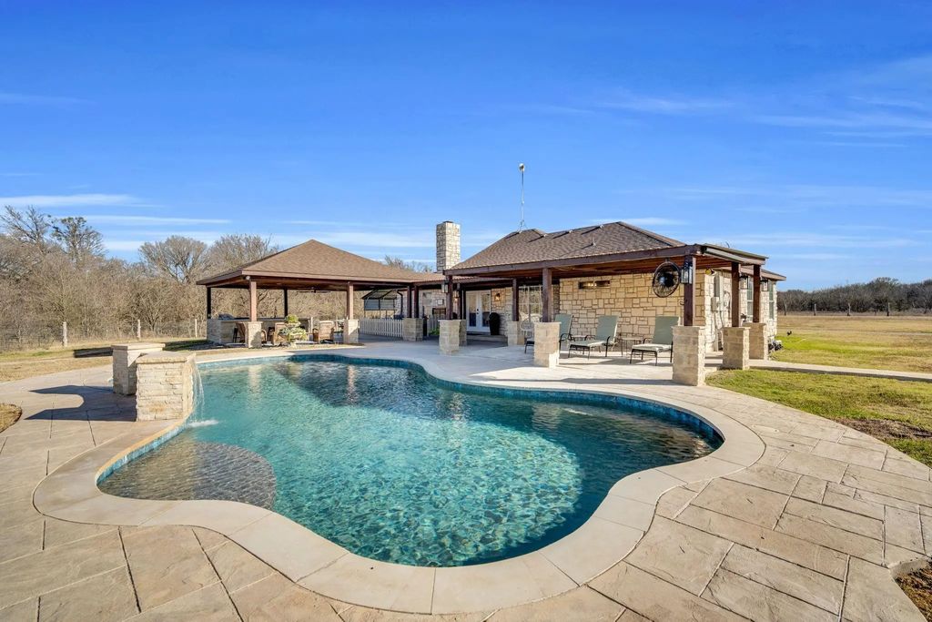 3420 Nw County Road 3230, Hubbard