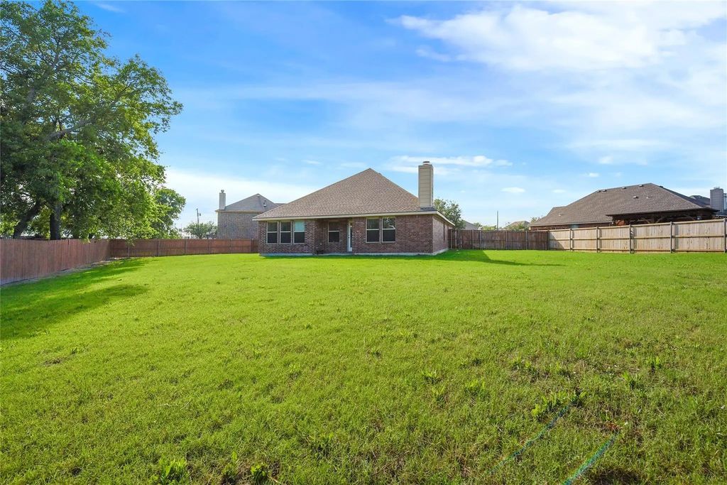 702 Ireland Way, Wylie