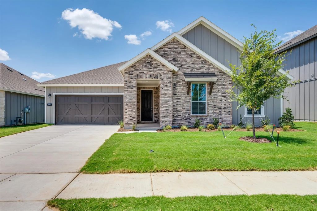 344 Fallbrook Drive, Aledo
